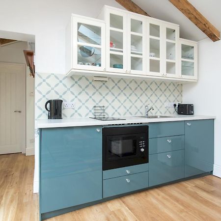 Pass The Keys Charming Garden Cottage With Parking Бат Екстериор снимка