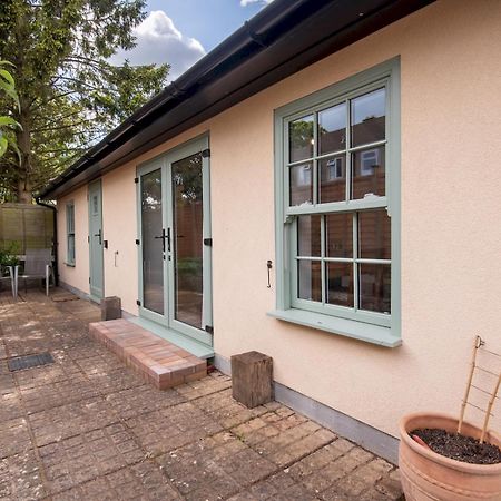 Pass The Keys Charming Garden Cottage With Parking Бат Екстериор снимка