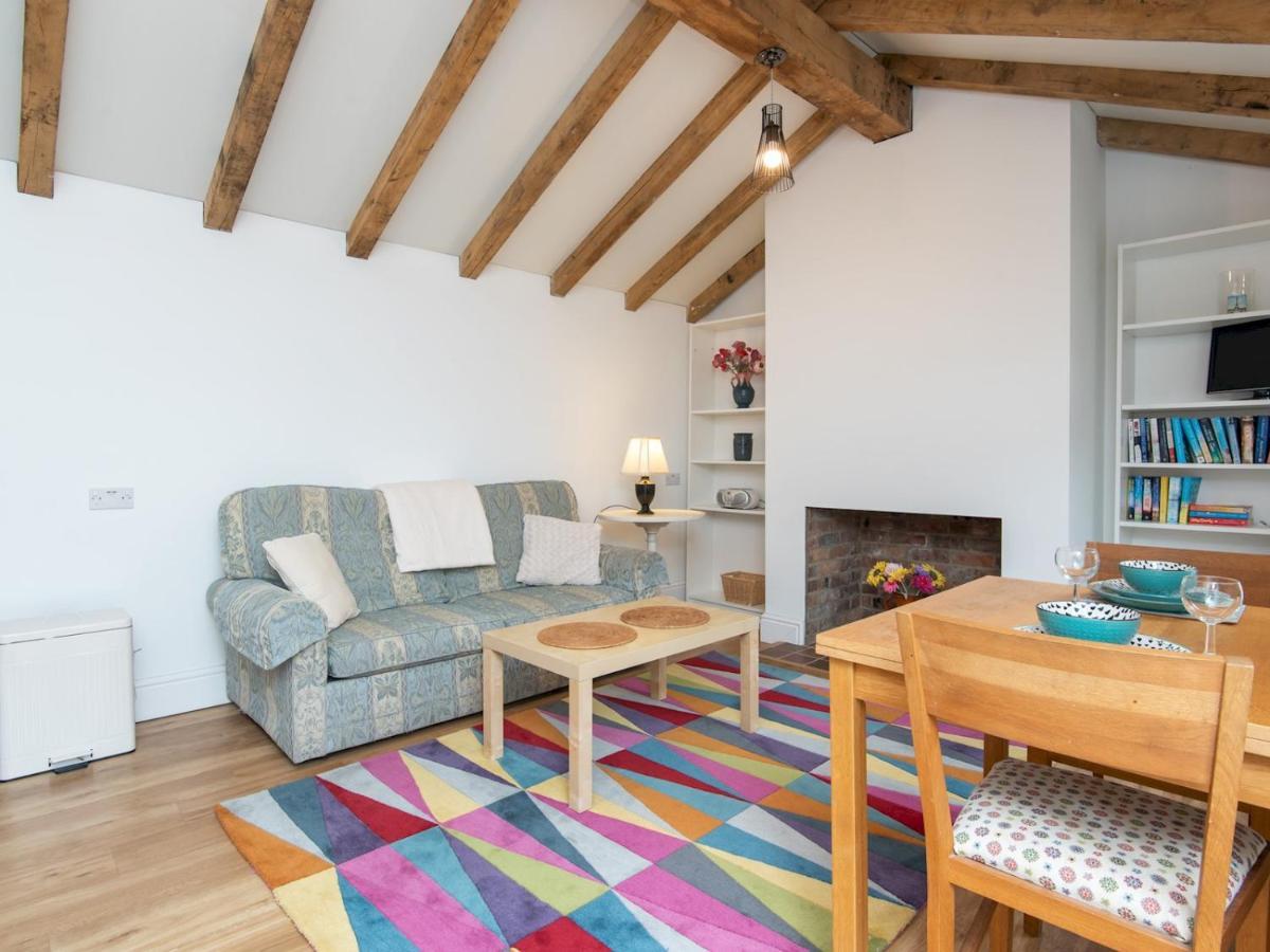 Pass The Keys Charming Garden Cottage With Parking Бат Екстериор снимка