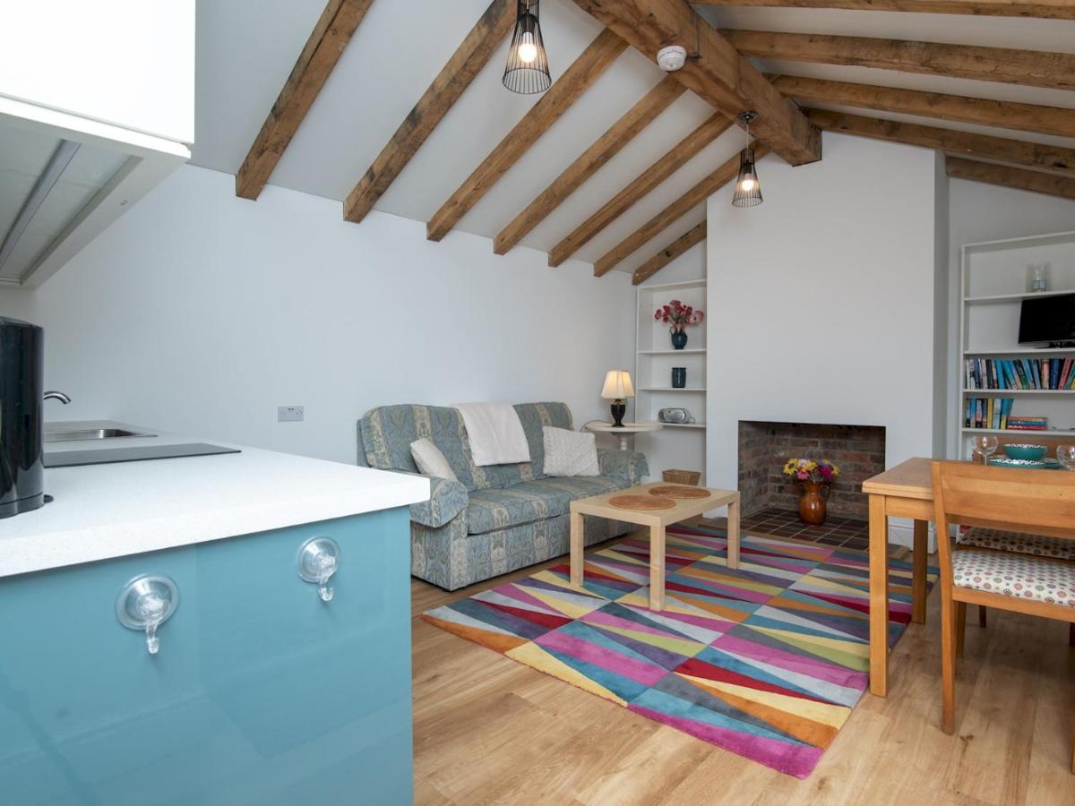 Pass The Keys Charming Garden Cottage With Parking Бат Екстериор снимка