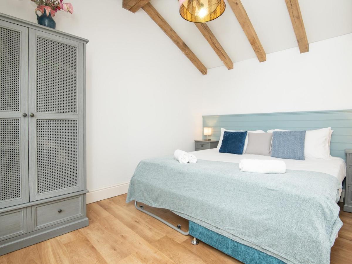 Pass The Keys Charming Garden Cottage With Parking Бат Екстериор снимка