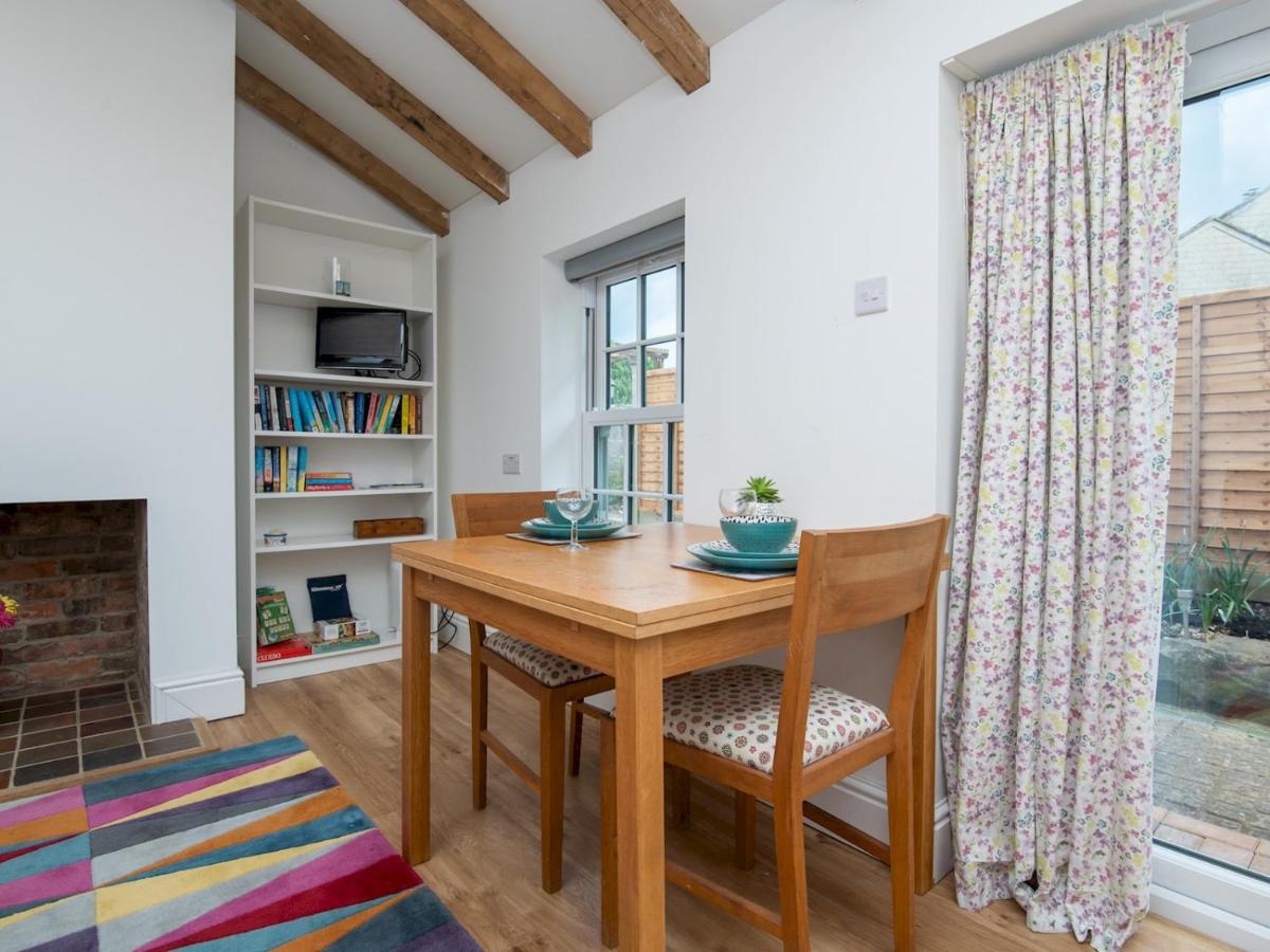Pass The Keys Charming Garden Cottage With Parking Бат Екстериор снимка